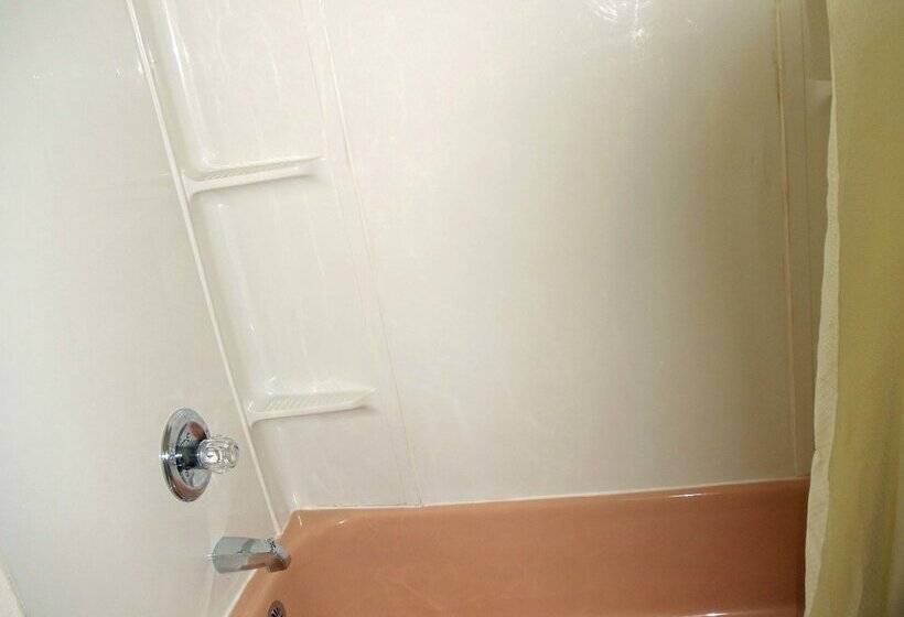 فندق على الطريق Antlers Budget Inn