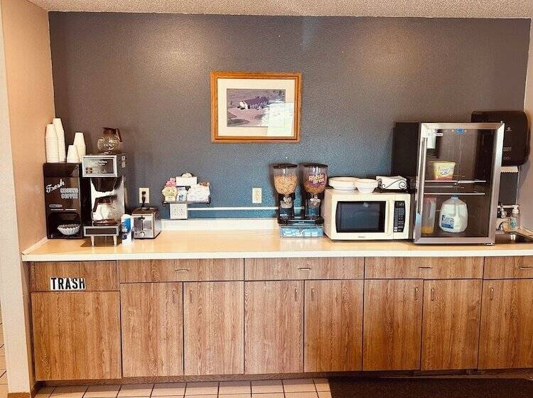 فندق على الطريق Arlington Inn