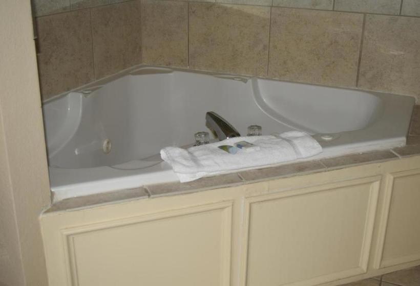 فندق على الطريق Atkinson Inn & Suites