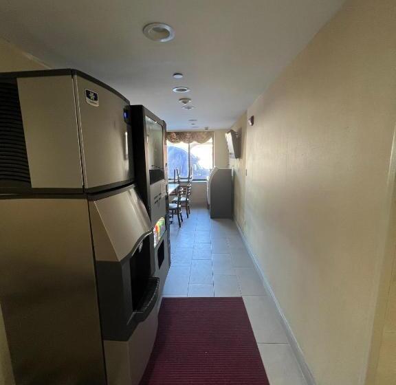 Мотель Atlantic Motor Inn