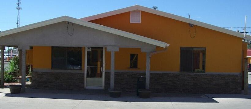 فندق على الطريق Budget Inn