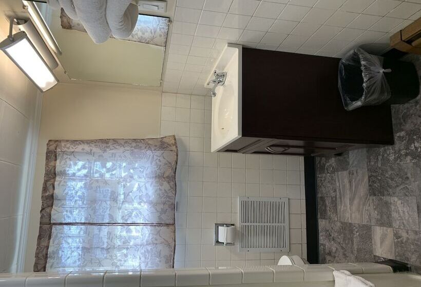 فندق على الطريق Budget Inn