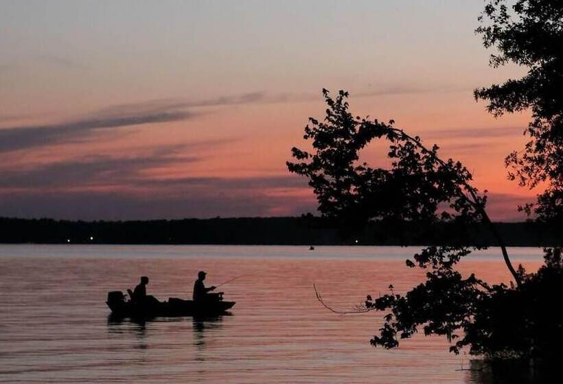 فندق على الطريق Budget Inn Jonesboro