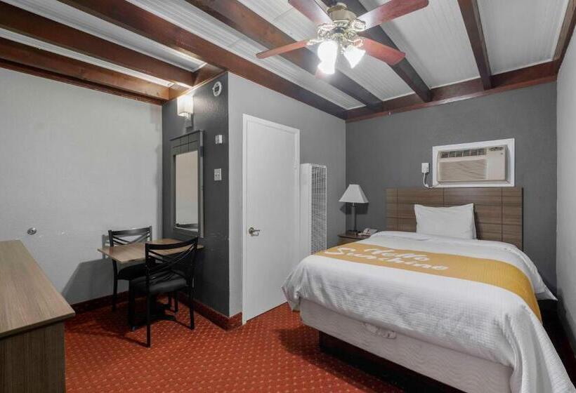 فندق على الطريق Budget Lodge