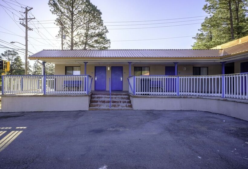 فندق على الطريق Budget Lodge