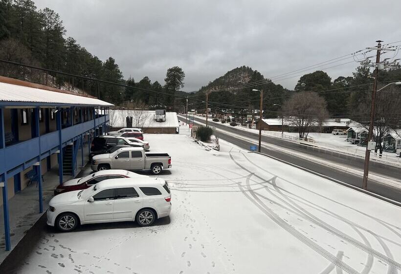 فندق على الطريق Budget Lodge