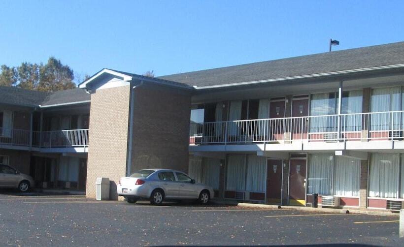 فندق على الطريق Budgetel Inn & Suites