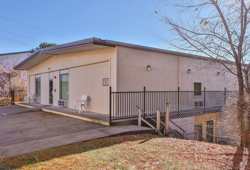 Мотель Candlewick Inn And Suites