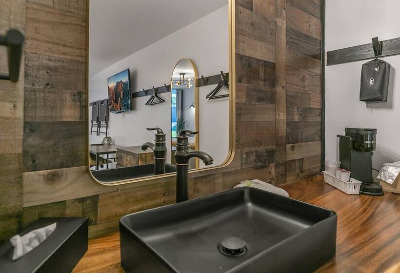 Мотель Candlewick Inn And Suites