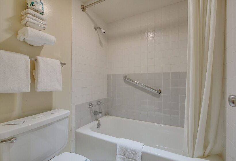 Мотель Candlewick Inn And Suites