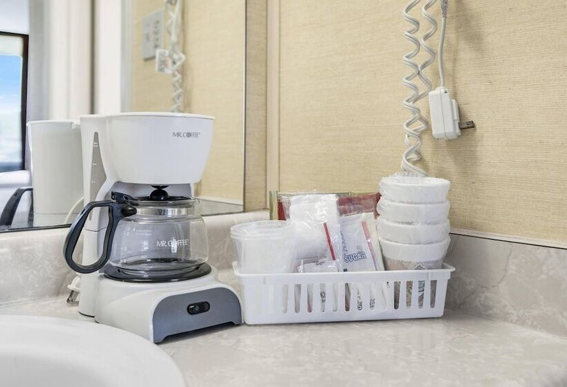 Мотель Candlewick Inn And Suites