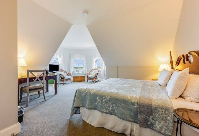 فندق على الطريق Castle Manor Inn