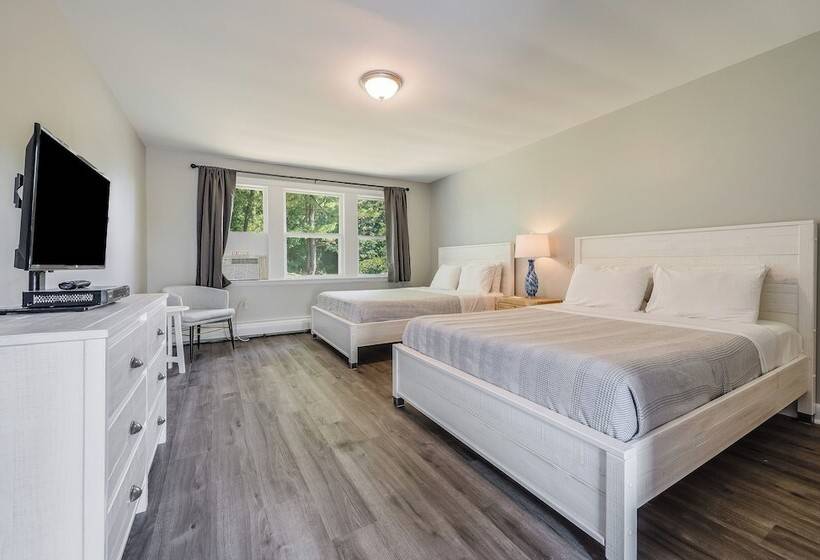 فندق على الطريق Castle Manor Inn