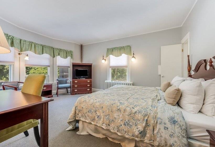 فندق على الطريق Castle Manor Inn