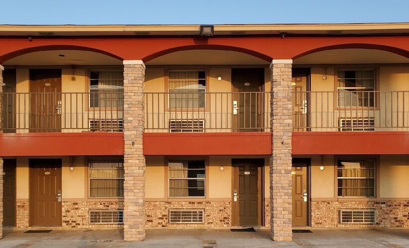 Мотель Econo Lodge Inn & Suites