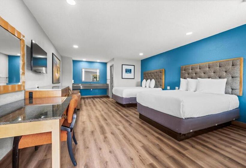 Мотель Econo Lodge Inn & Suites