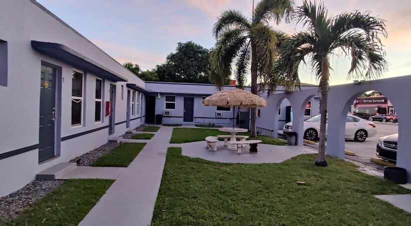 汽车旅馆 Crown Inn