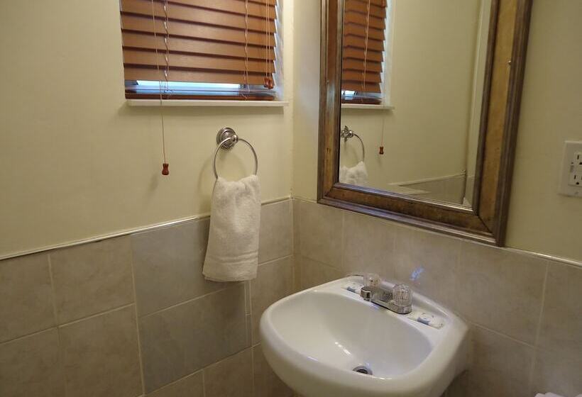 汽车旅馆 Crown Inn