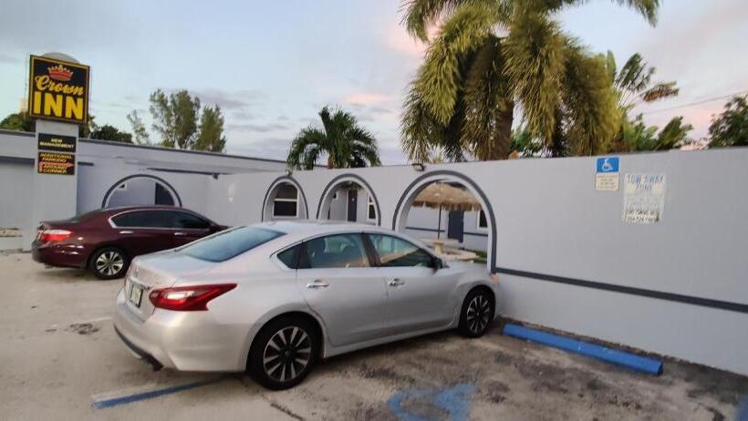 汽车旅馆 Crown Inn