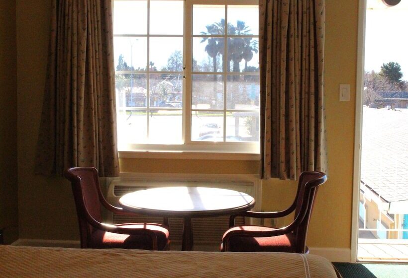 فندق على الطريق Echo Lodge