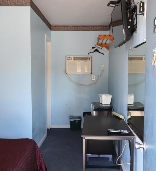 فندق على الطريق Economy Inn