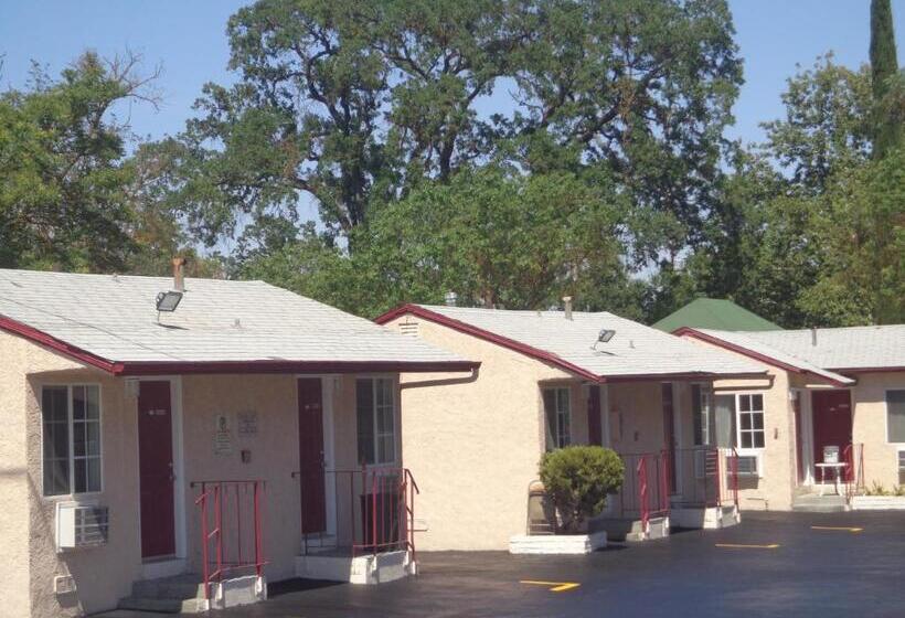 فندق على الطريق Economy Inn Paso Robles