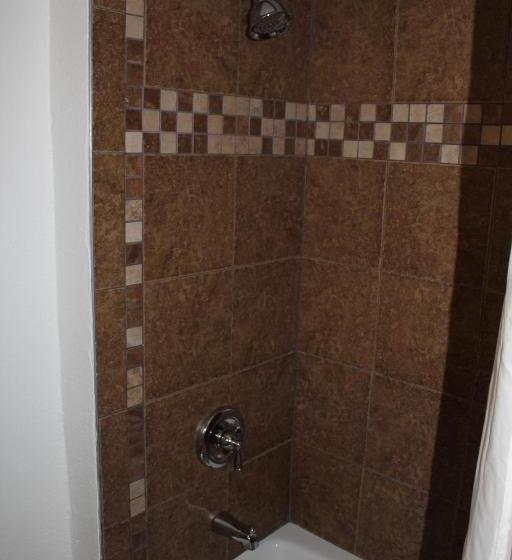 فندق على الطريق Economy Inn Paso Robles