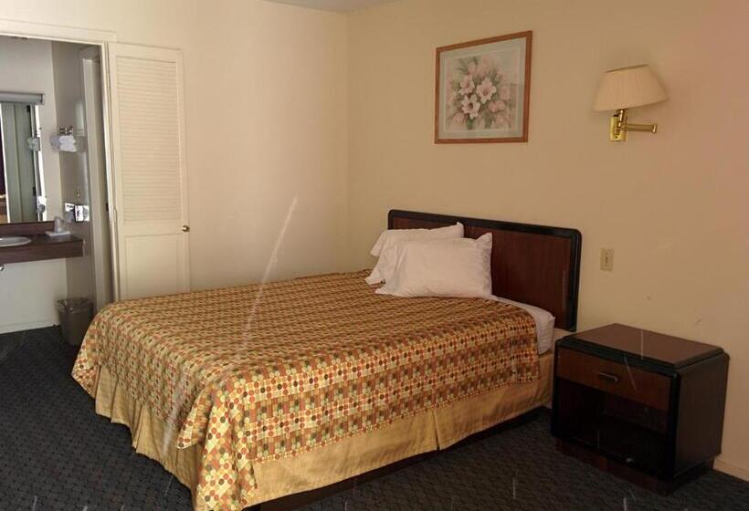فندق على الطريق Economy Inn Toledo Perrysburg