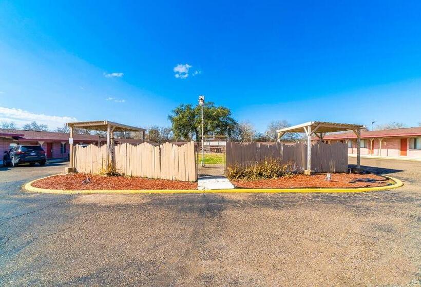 فندق على الطريق Esquire Inn