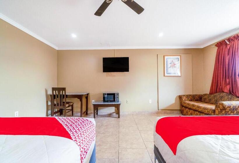 فندق على الطريق Esquire Inn