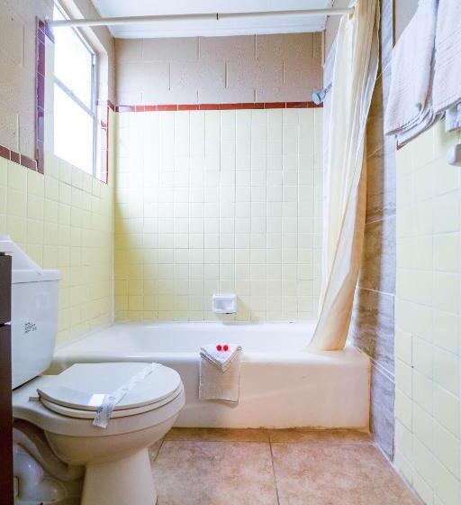 فندق على الطريق Esquire Inn