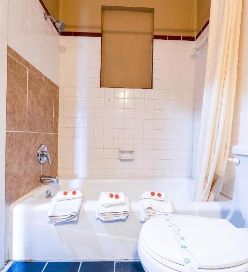 فندق على الطريق Esquire Inn