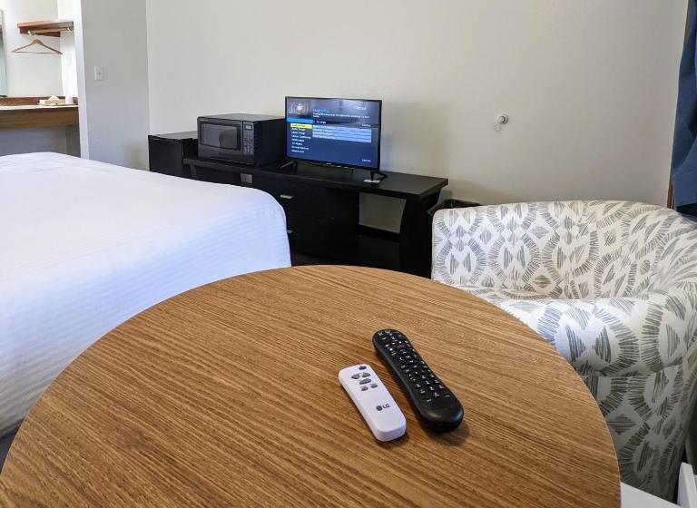 فندق على الطريق Fairground Inn