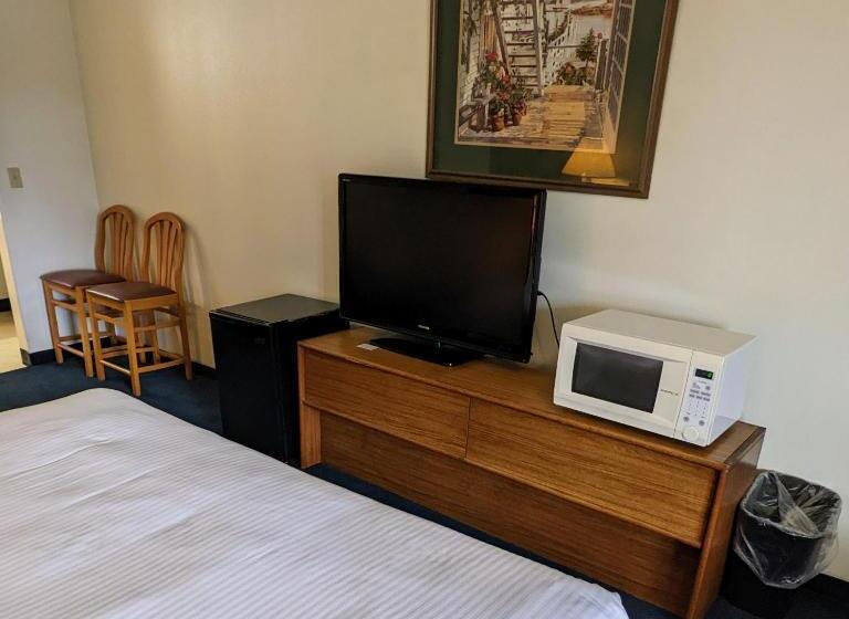 فندق على الطريق Fairground Inn