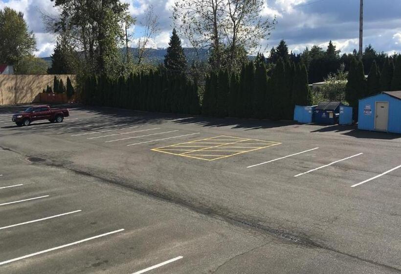 فندق على الطريق Fairground Inn