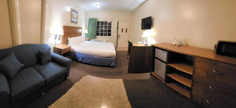 فندق على الطريق Flamingo Inn