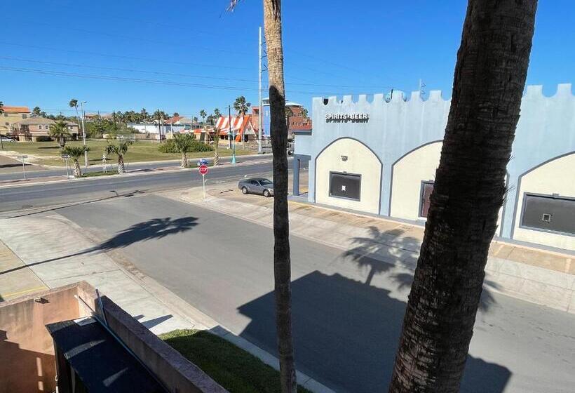 فندق على الطريق Flamingo Inn