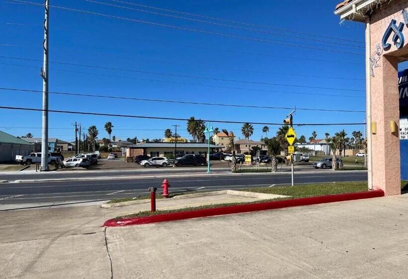 فندق على الطريق Flamingo Inn