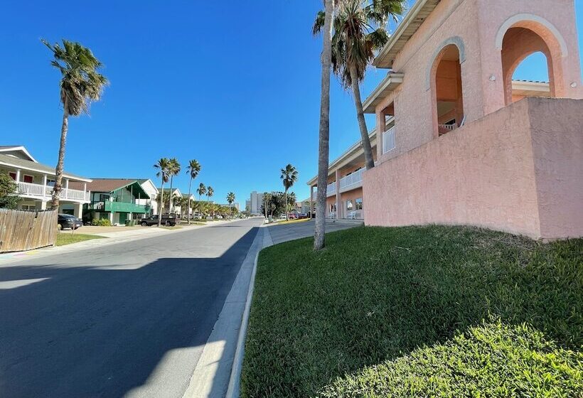 فندق على الطريق Flamingo Inn