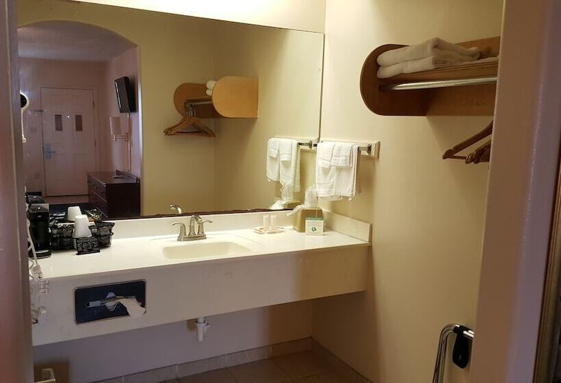 فندق على الطريق Flamingo Inn