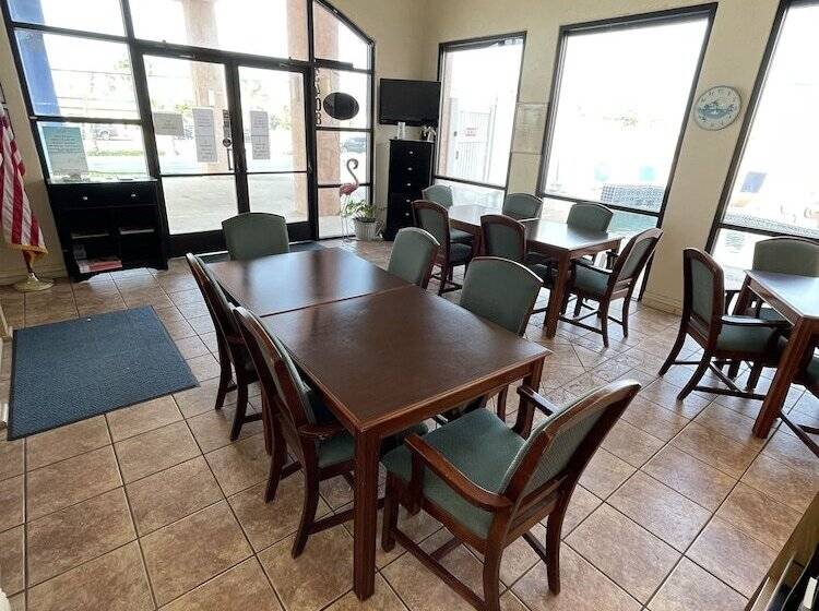 فندق على الطريق Flamingo Inn