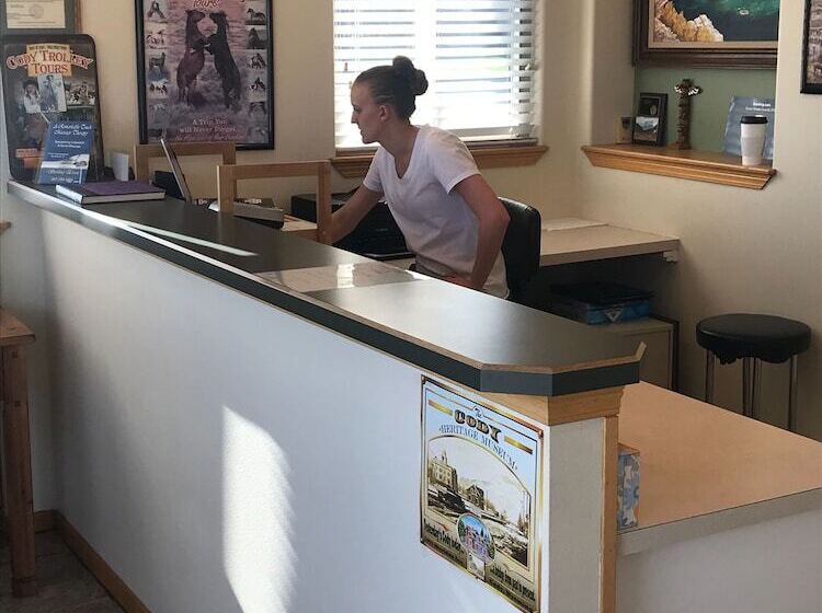 فندق على الطريق Green Gables Inn