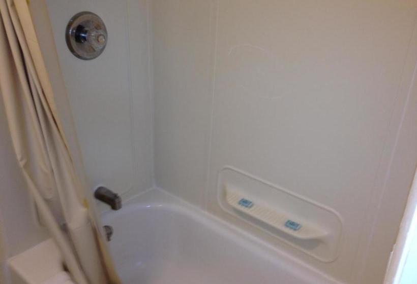 فندق على الطريق Greencastle Inn