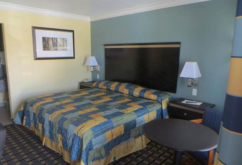 モーテル Hallmarc Inn