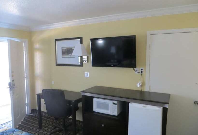 モーテル Hallmarc Inn