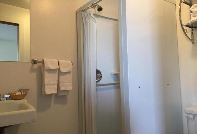 فندق على الطريق Holiday Lodge