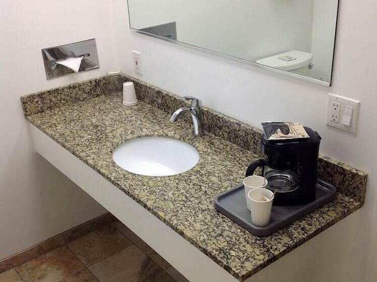 모텔 Humboldt Redwoods Inn