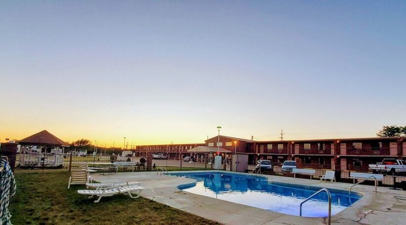 فندق على الطريق Kansas Country Inn