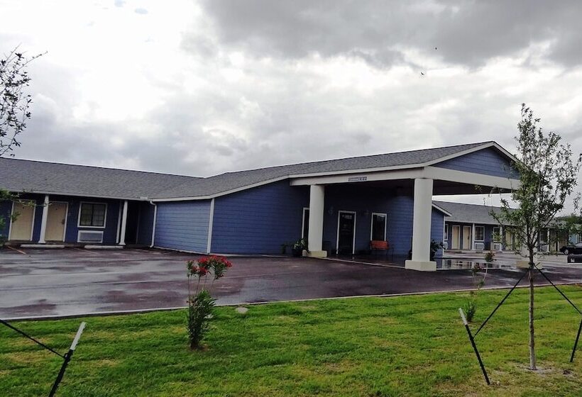 Мотель Kenedy Inn And Suites