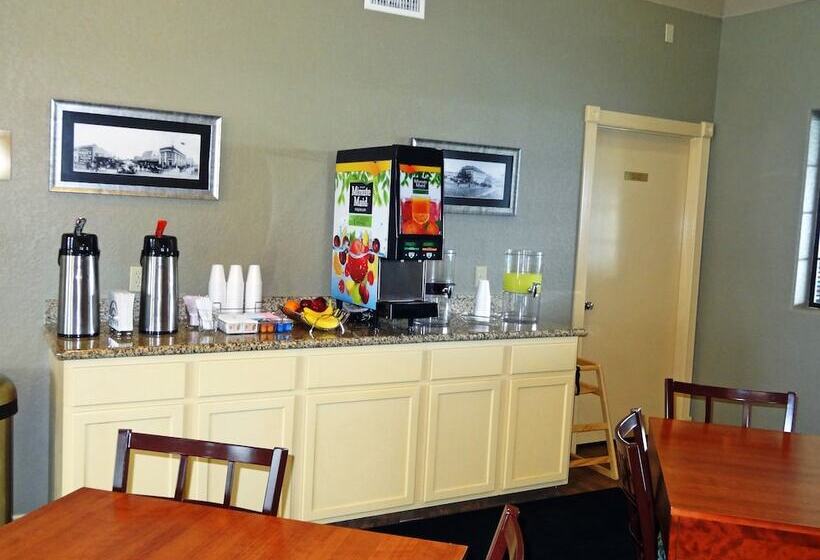 Мотель Kenedy Inn And Suites